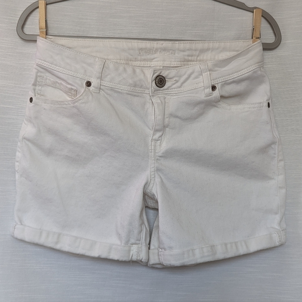 Maurices White Cuffed‎ Shorts